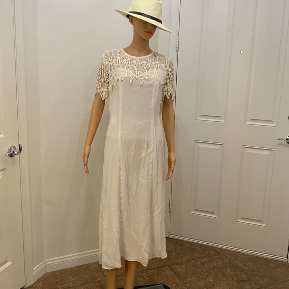 Stella USA Size Small Ivory Off White Lace Neck And Sleeves Lined MIDI Dress NEW